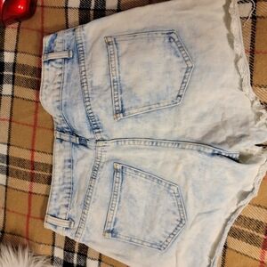 Frayed Hem Light Blue Denim Shorts